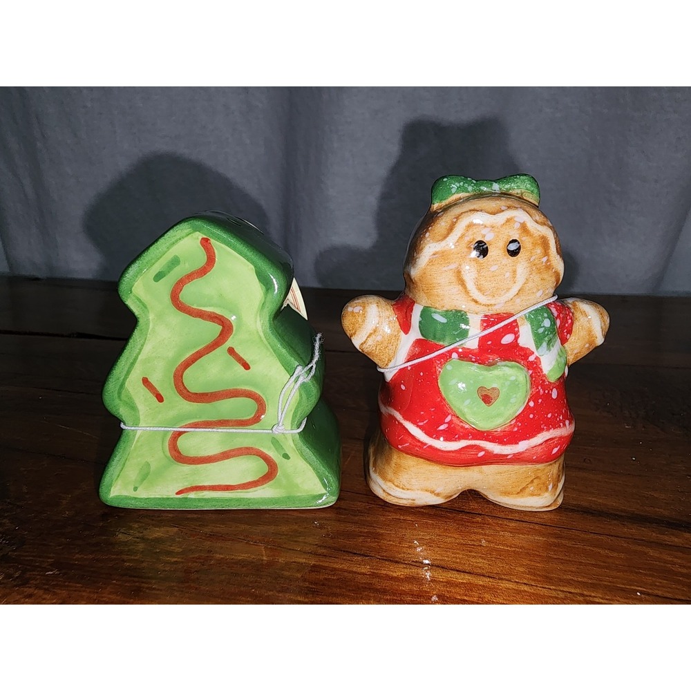 Christmas‎ salt pepper shaker Tree and Gingerbread woman